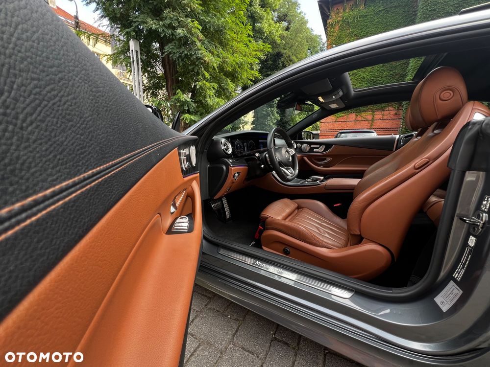 Mercedes-Benz Klasa E 300 9G-TRONIC - 19