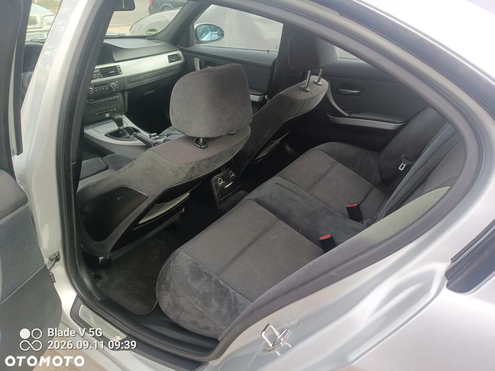 BMW Seria 3 318i Edition Exclusive - 14