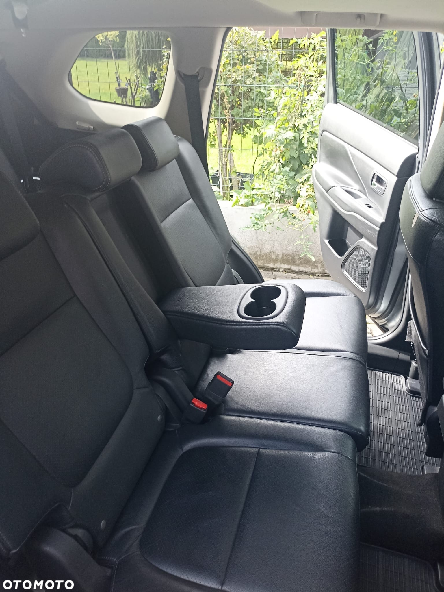 Mitsubishi Outlander - 8