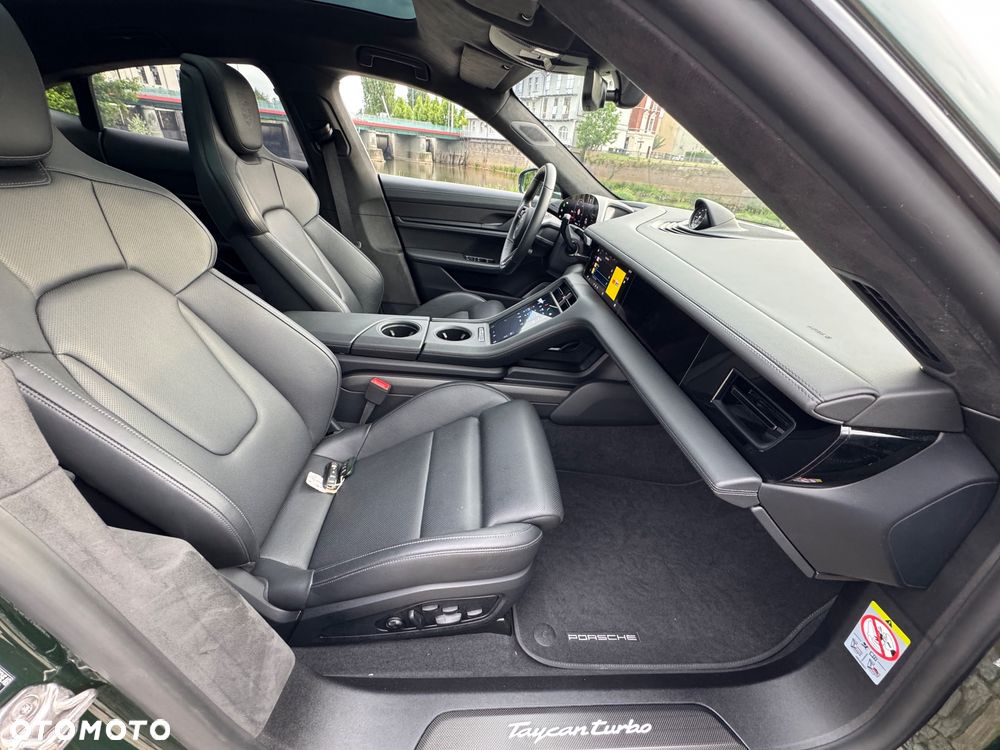 Porsche Taycan 105kWh Turbo - 13