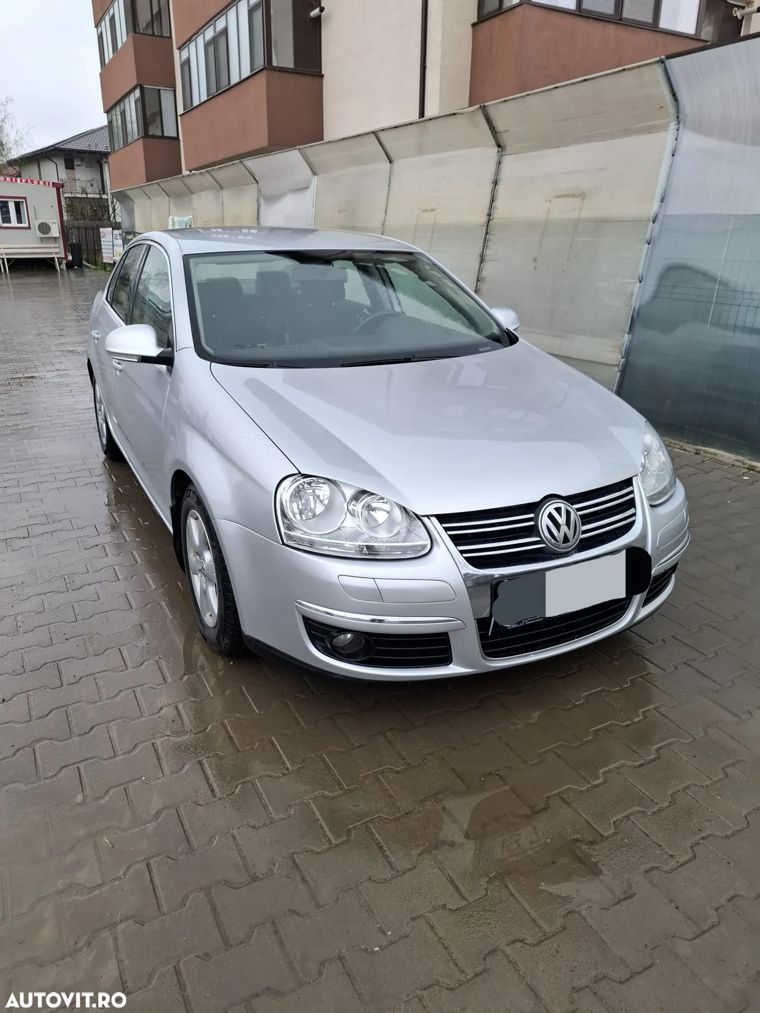 Volkswagen Jetta - 4