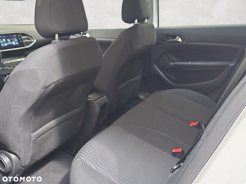Peugeot 308 - 23