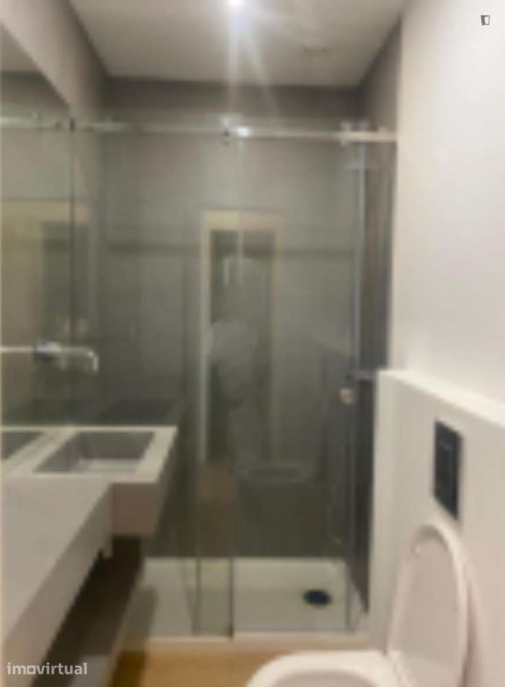 Quarto - localizado em Benfica Lisbon - Grande imagem: 4/11