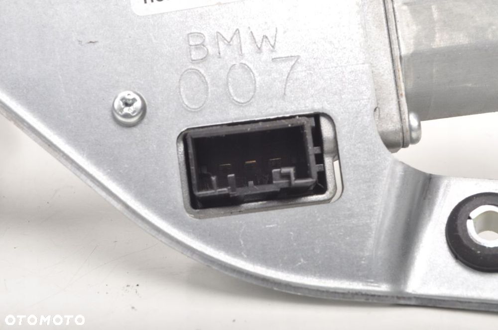 MINI CLUBMAN F54 SILNICZEK WYCIERACZKI TYŁ - 2