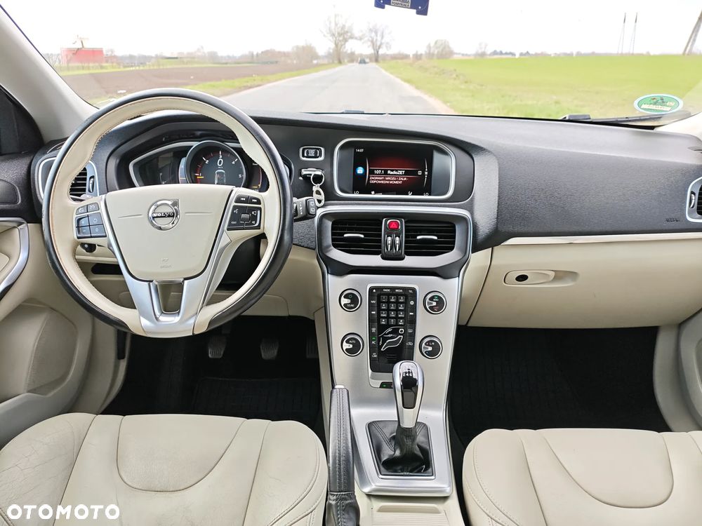 Volvo V40 D3 Inscription - 21