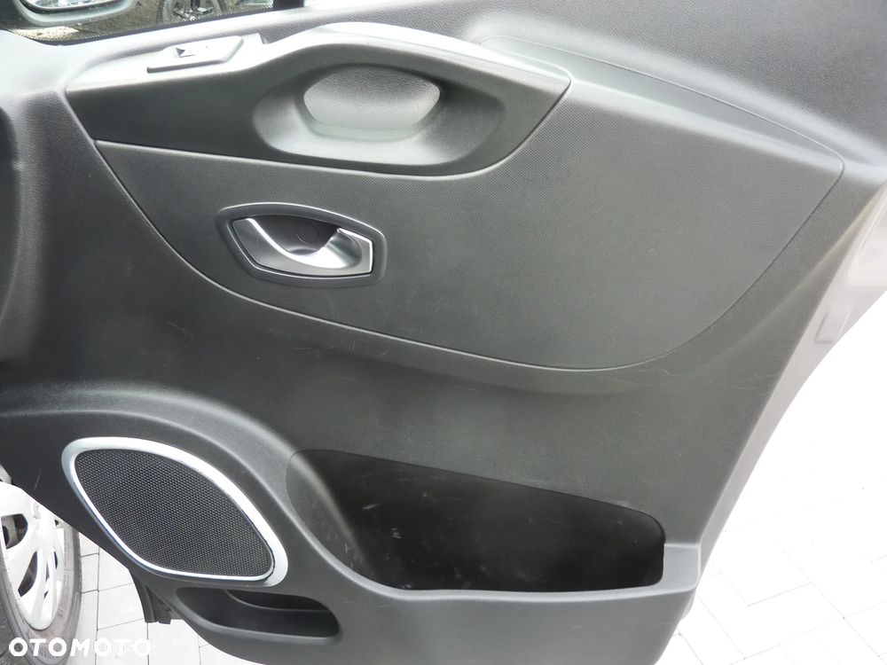 Renault TRAFIC - 22