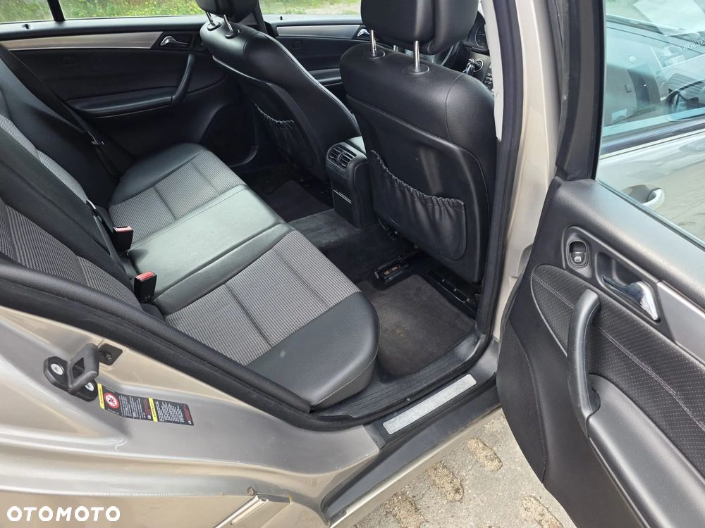 Mercedes-Benz Klasa C 220 T CDI Avantgarde - 13