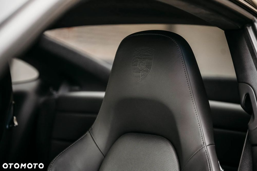 Porsche 911 Carrera 4S PDK - 18