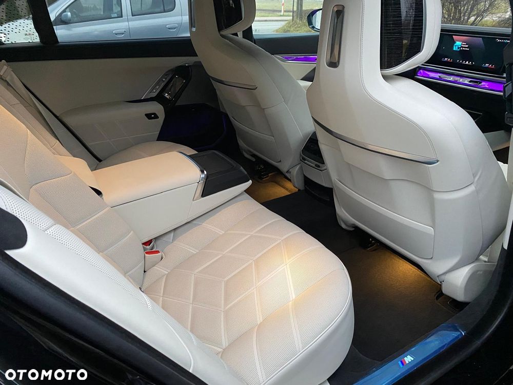 BMW Seria 7 - 34