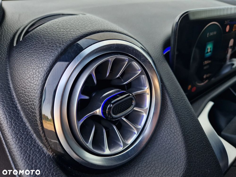 Mercedes-Benz GLB 200 d AMG Line 8G-DCT - 13