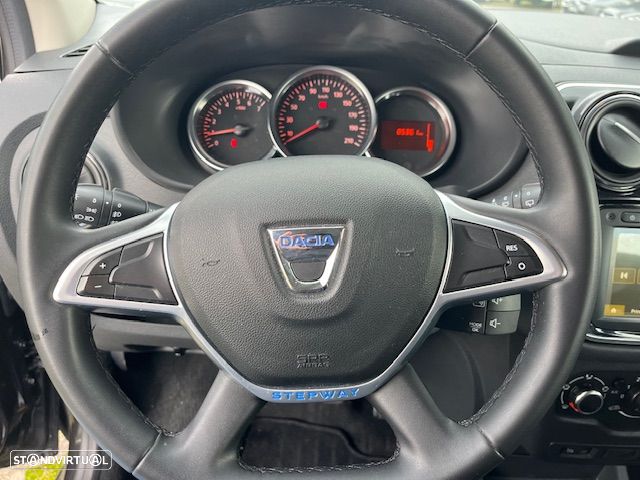 Dacia Lodgy 1.5 Blue dCi Stepway 7L - 14