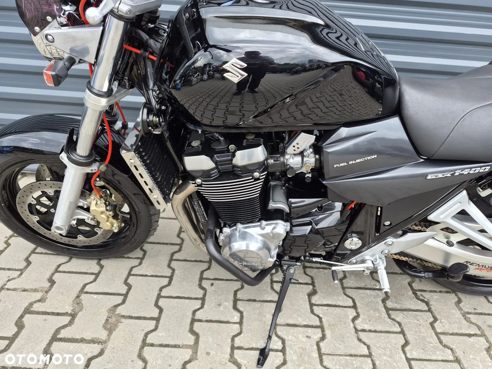 Suzuki GSX - 14