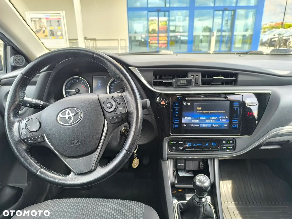 Toyota Corolla 1.6 Comfort - 31