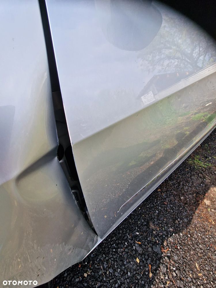Drzwi  lewy  przód  vw  Passat  cc  w kolorze LA7W - 2