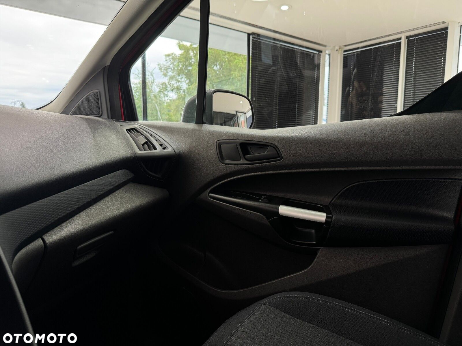 Ford Transit Connect - 27