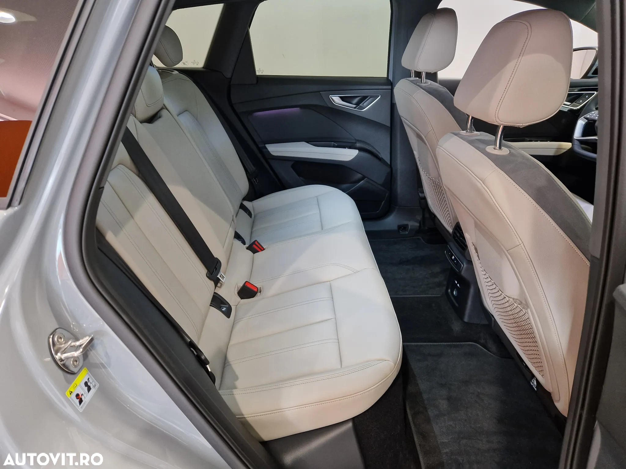Audi Q4 e-tron 45 quattro - 13
