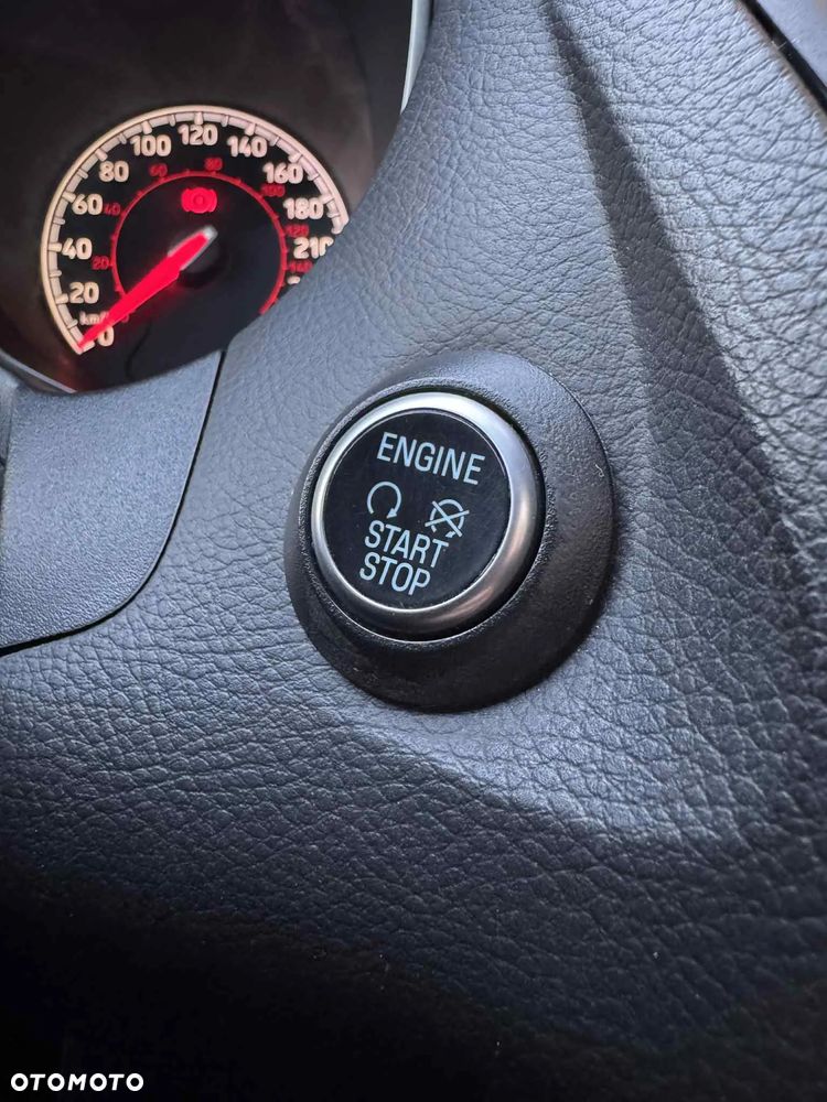 Ford Focus 2.0 EcoBoost ST - 12