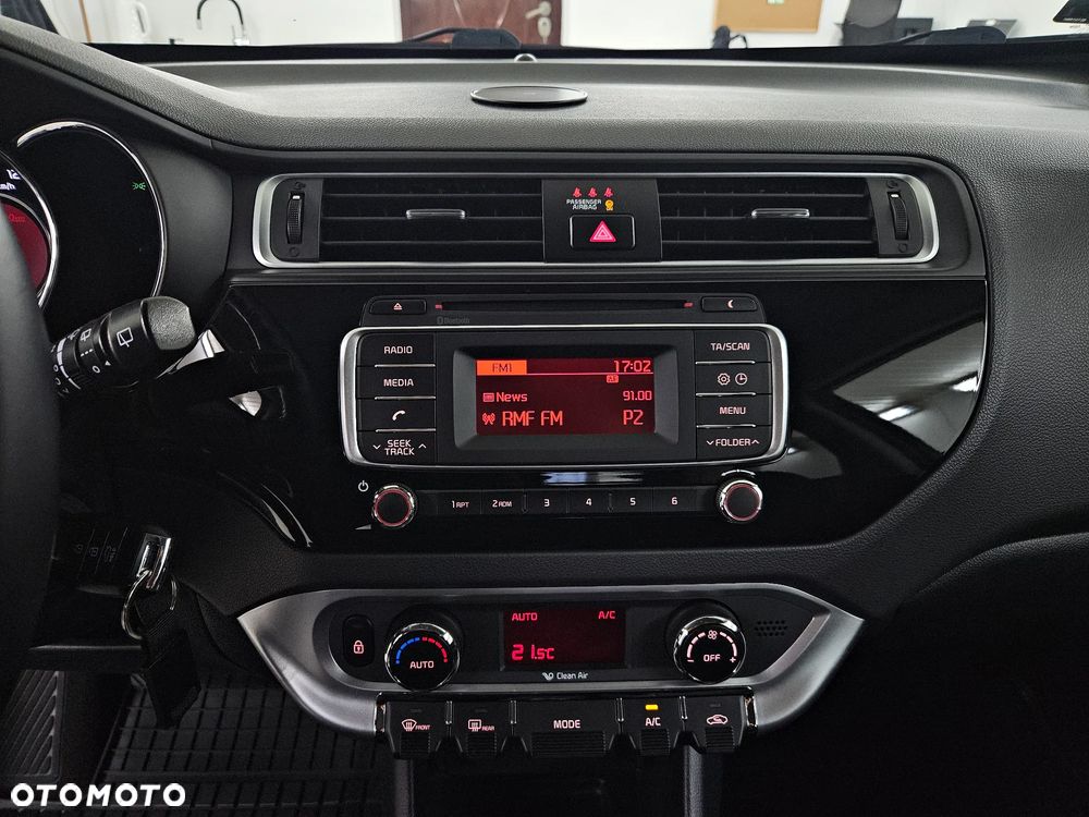 Kia Rio 1.2 L - 25