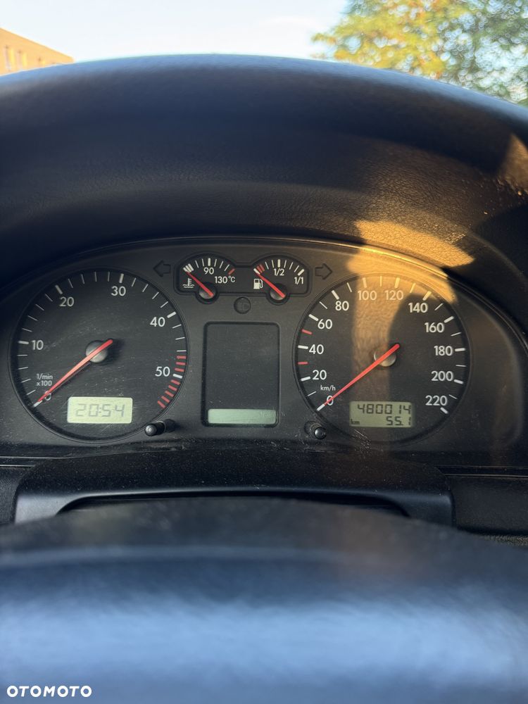 Volkswagen Passat - 13