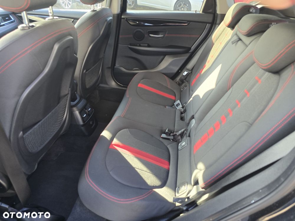 BMW Seria 2 216d Sport Line - 13