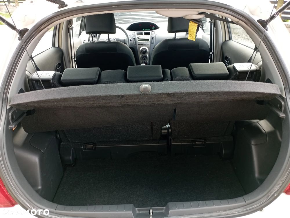 Toyota Yaris 1.0 Luna - 19