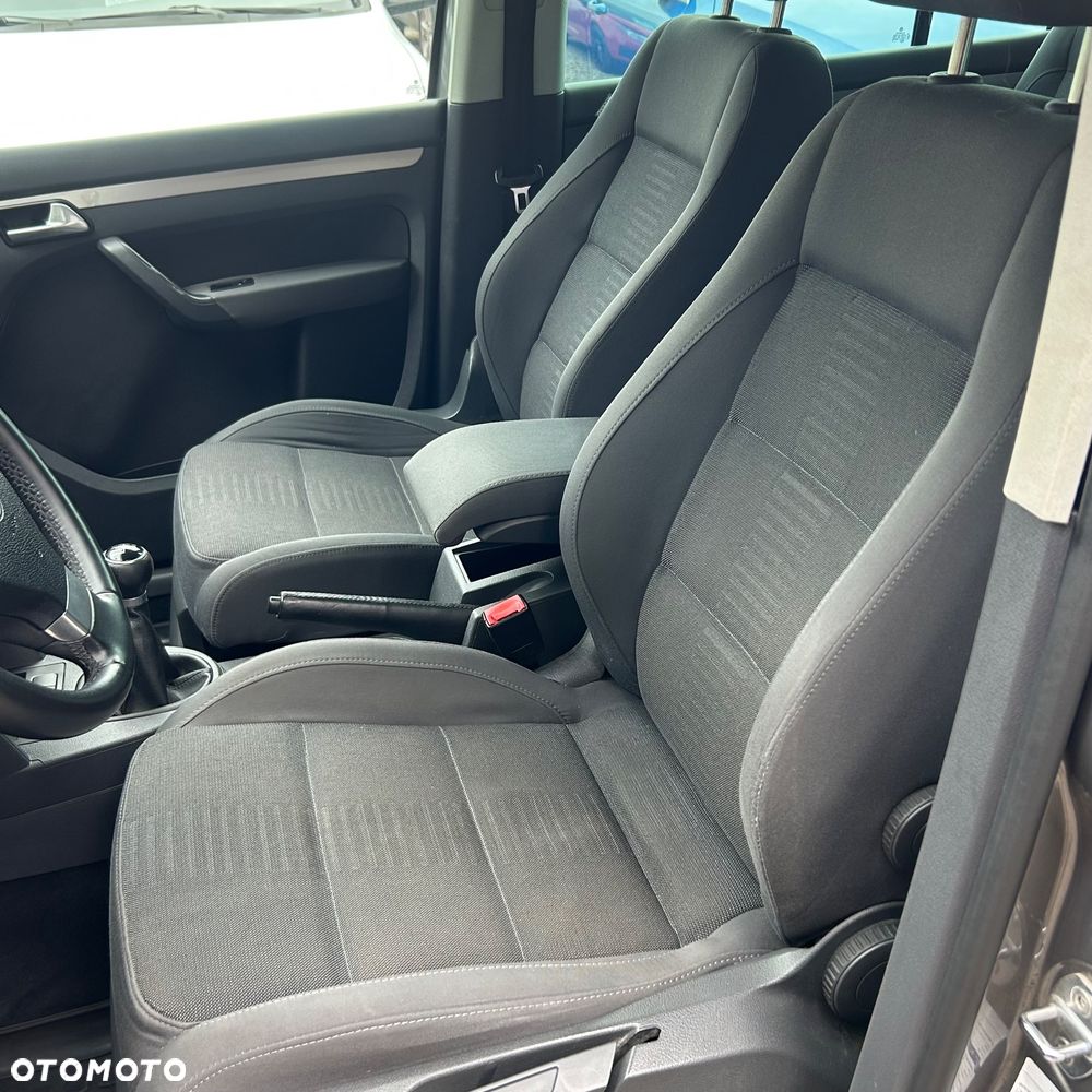 Volkswagen Touran 2.0 TDI DPF Highline - 14