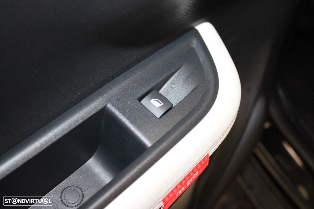 Citroën e-C3 44 kWh Autonomia Conforto Max - 29