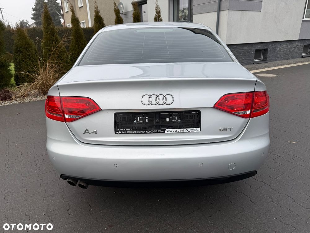 Audi A4 Limousine - 5