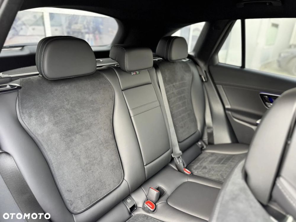 Mercedes-Benz GLC 220 d 4Matic 9G-TRONIC AMG Line Advanced - 13