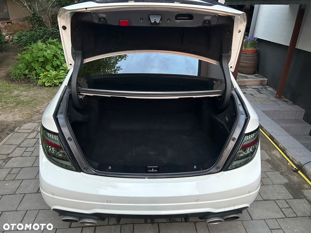 Mercedes-Benz Klasa C 350 CGI BlueEff Elegance - 7