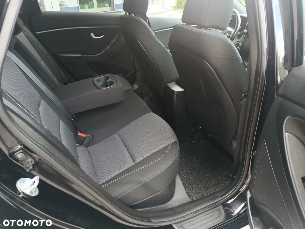 Hyundai i30 blue 1.6 CRDi Style - 10