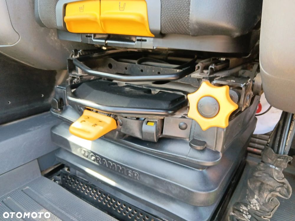 JCB 245X - 9