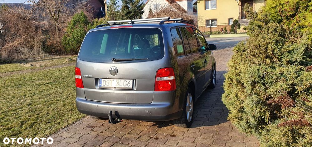 Volkswagen Touran 2.0 TDI Highline DSG - 8