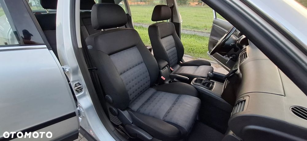 Volkswagen Passat - 17