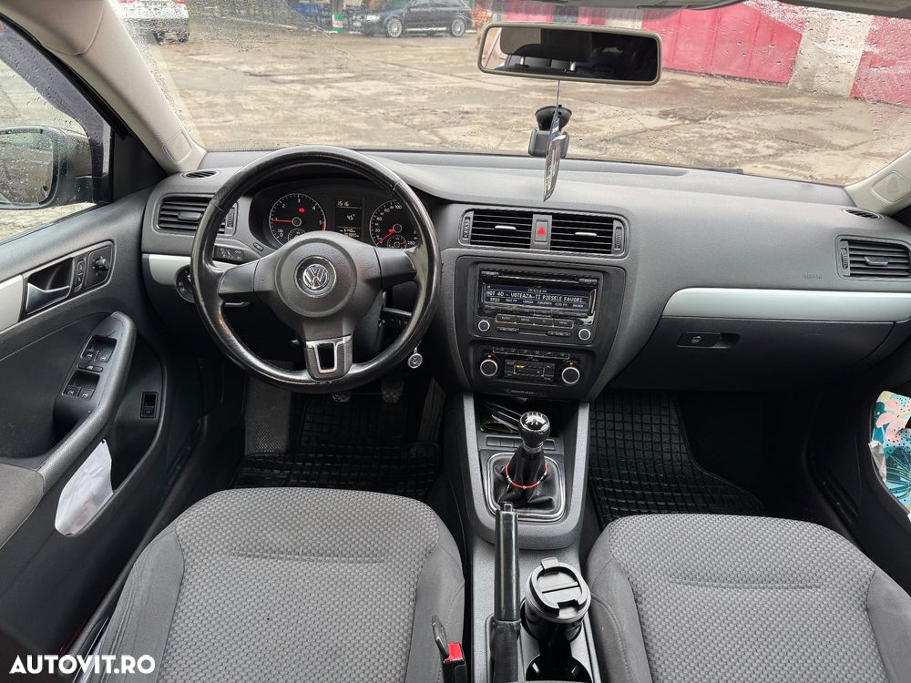 Volkswagen Jetta 1.6 TDI DPF Comfortline - 4