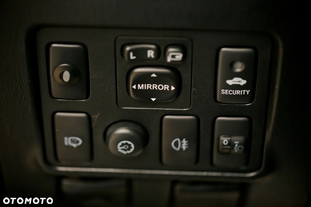 Toyota Hilux 3.0 D-4D Adventure - 22