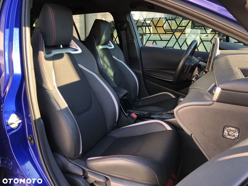 Toyota Corolla 2.0 Hybrid GR Sport Dynamic - 26