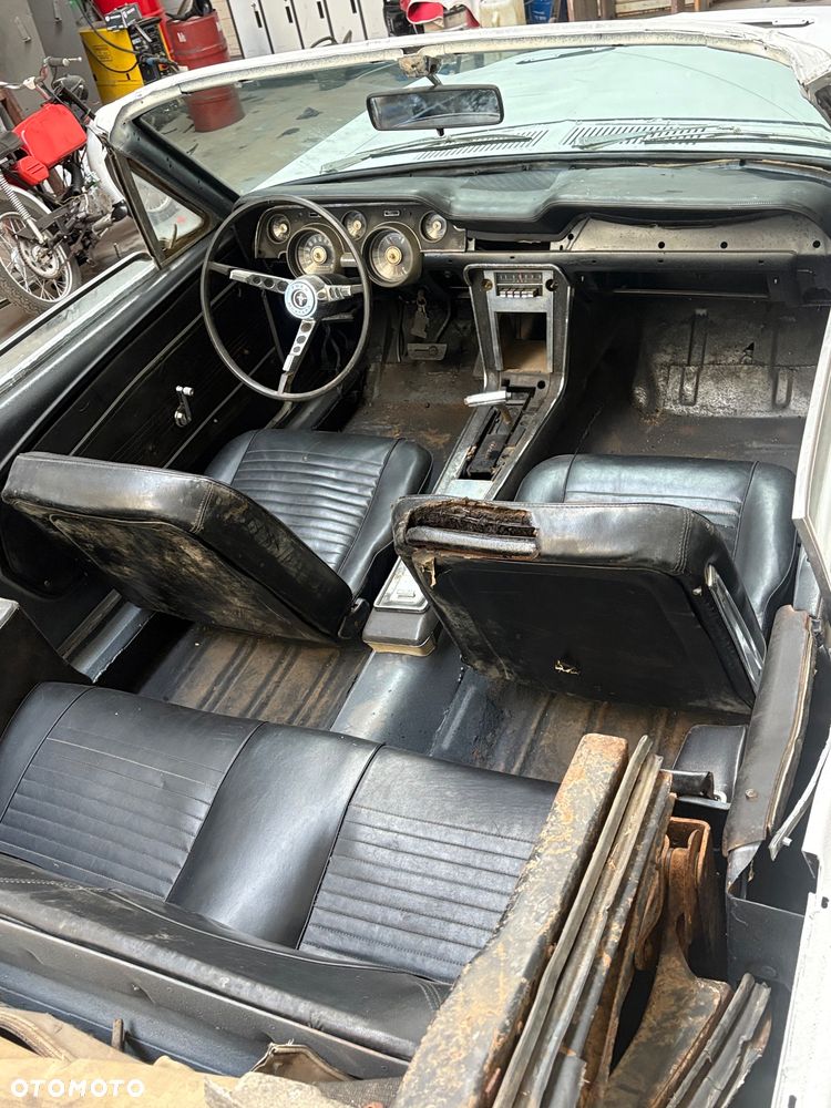 Ford Mustang - 5