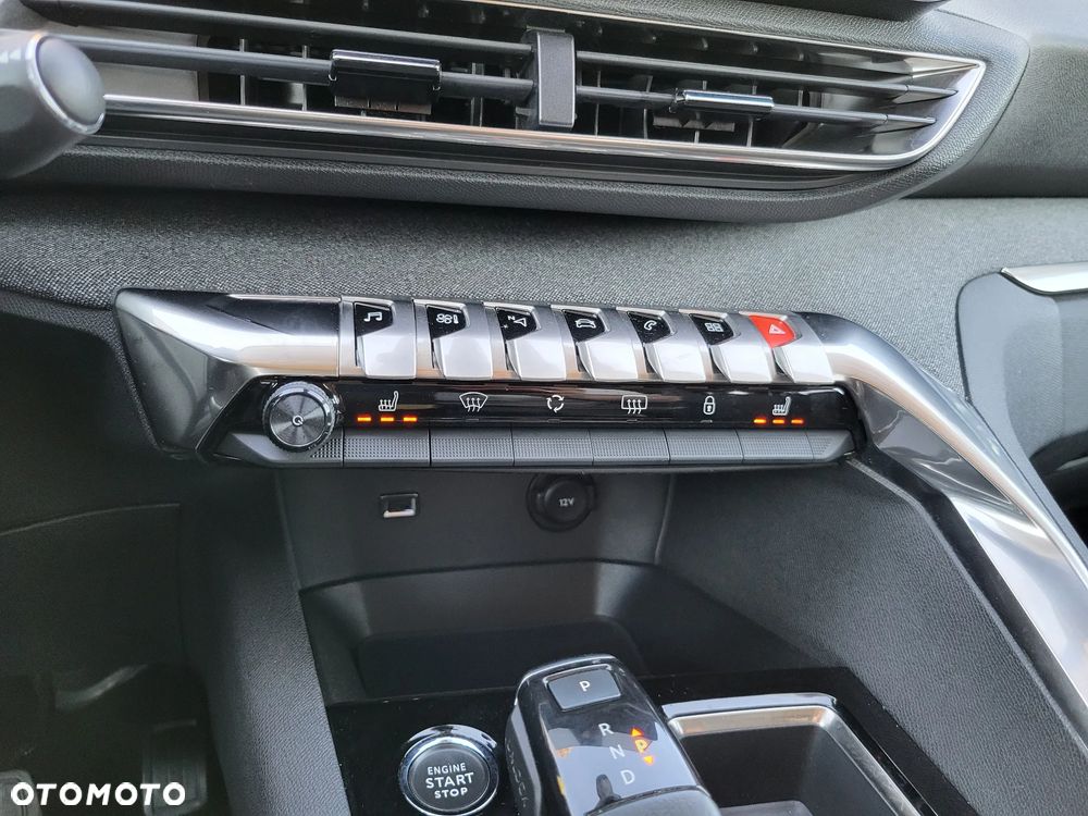 Peugeot 3008 1.2 PureTech Allure S&S EAT8 - 15