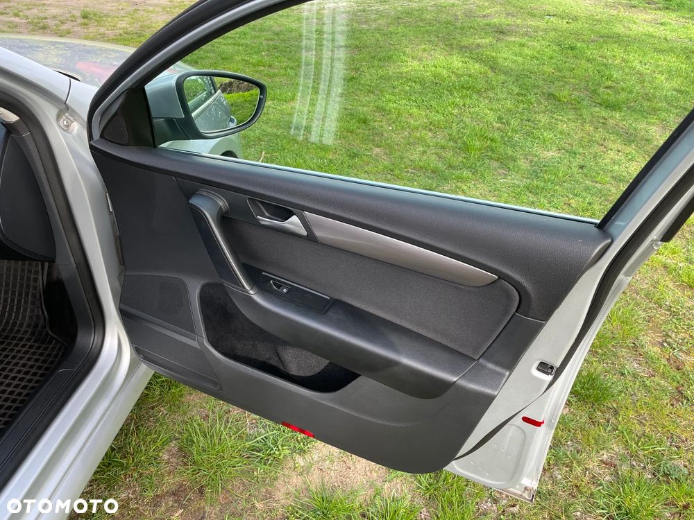 Volkswagen Passat 2.0 TDI DSG Highline - 8
