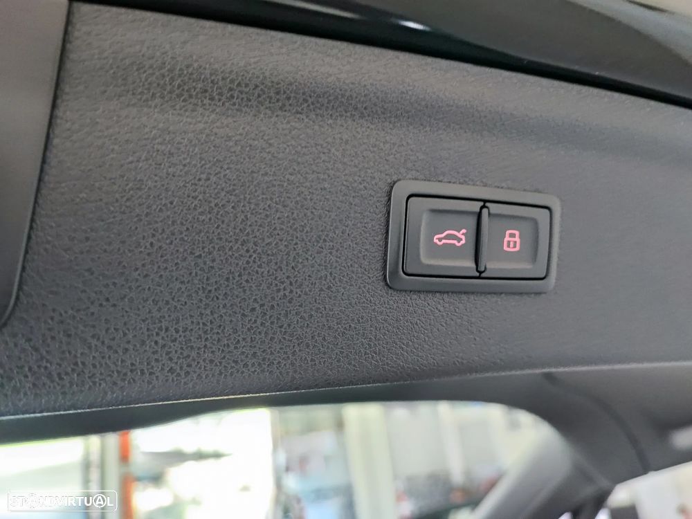 Audi Q3 2.0 TDI quattro S-line S tronic - 33