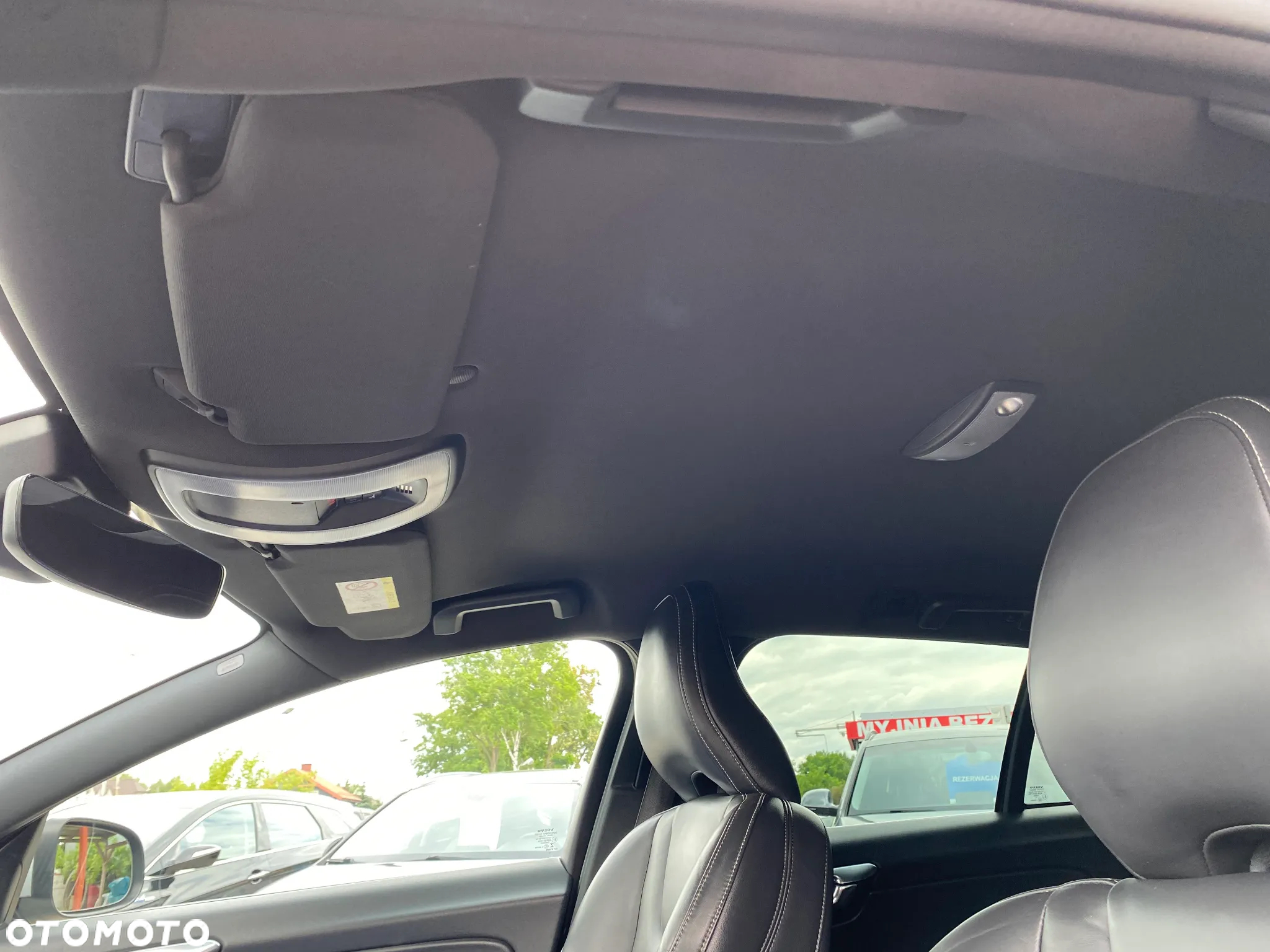 Volvo V60 D3 Drive-E R-Design Momentum - 21