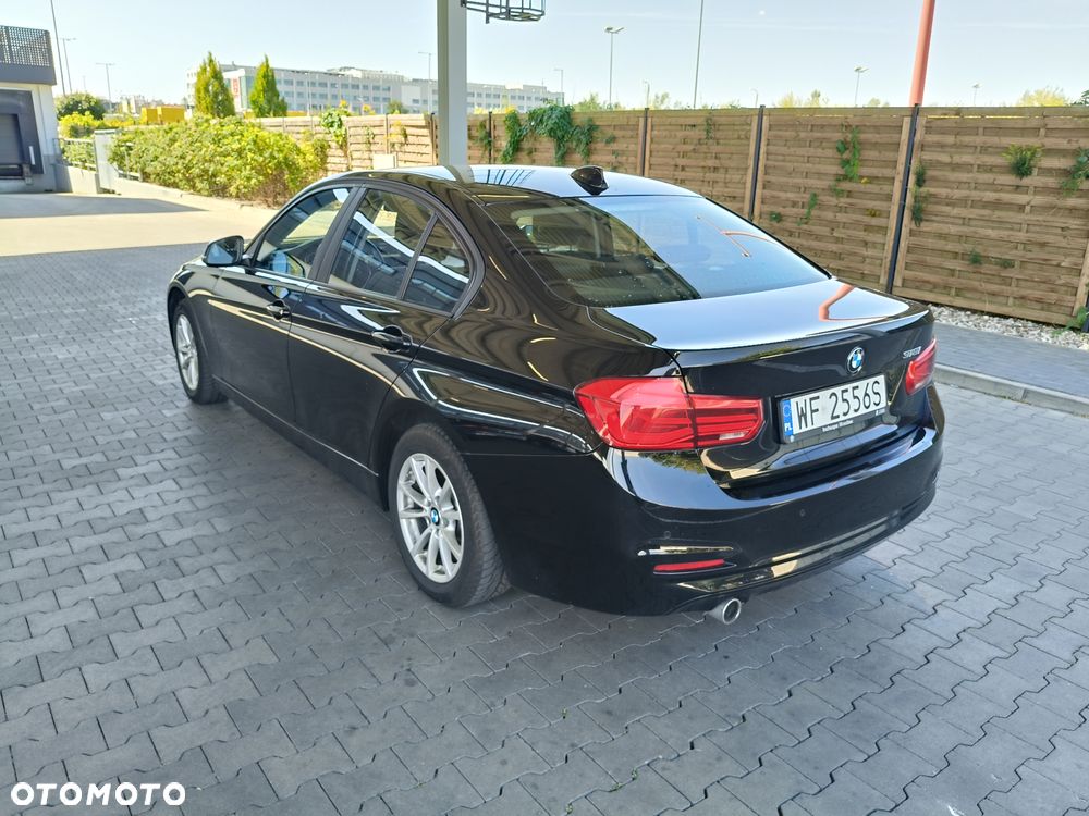 BMW Seria 3 318i - 3