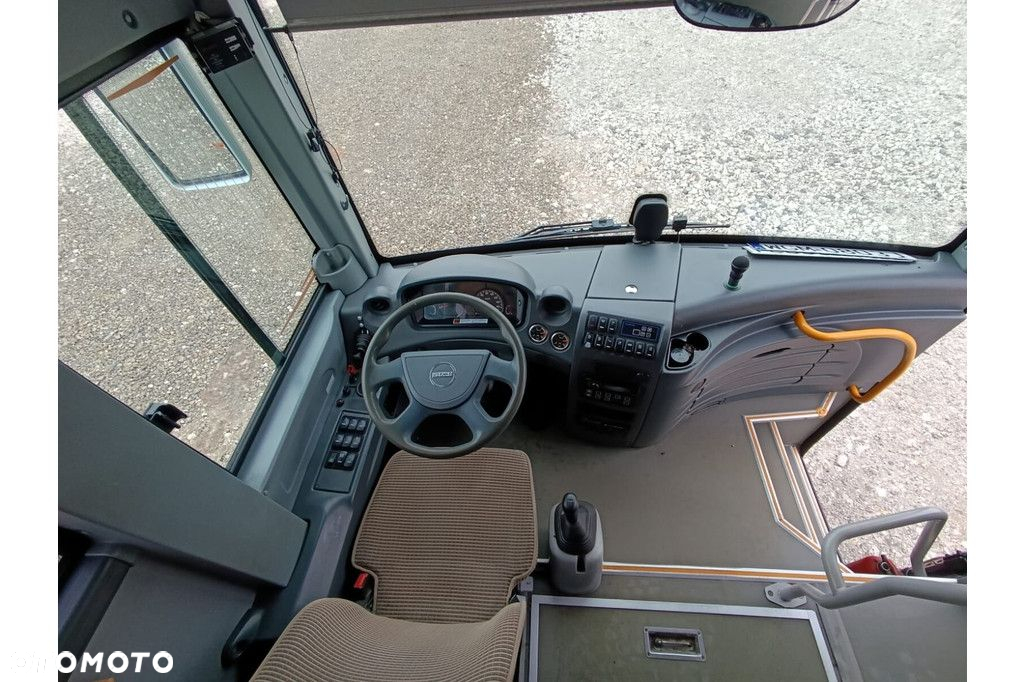 Isuzu Novolux - 21