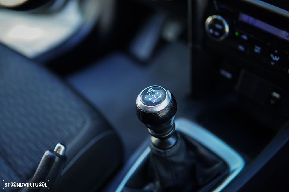 Toyota Auris 1.4 D-4D Exclusive+P.Sport - 52