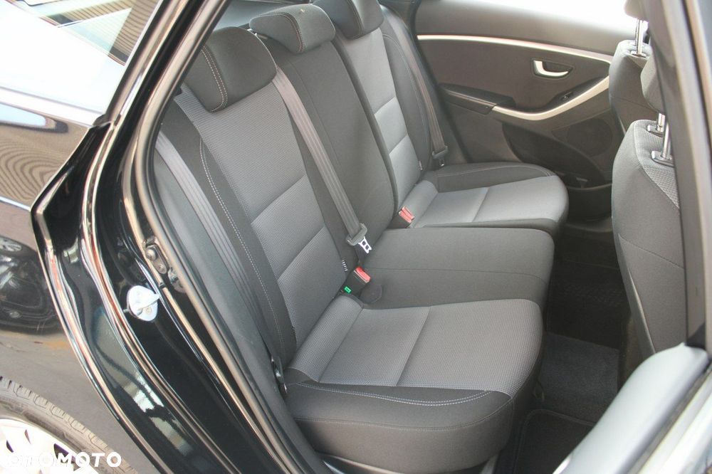 Hyundai i30 1.6 Premium - 12