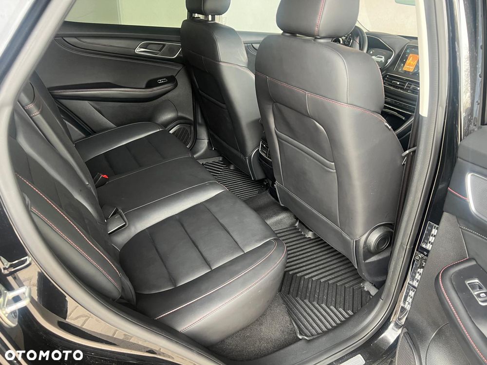 MG HS 1.5 T-GDI Excite DCT - 21