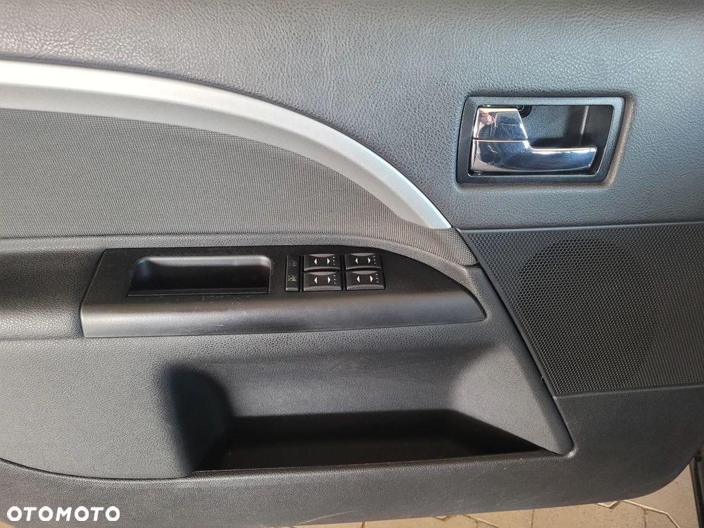 Ford Mondeo 1.8 Futura X - 16