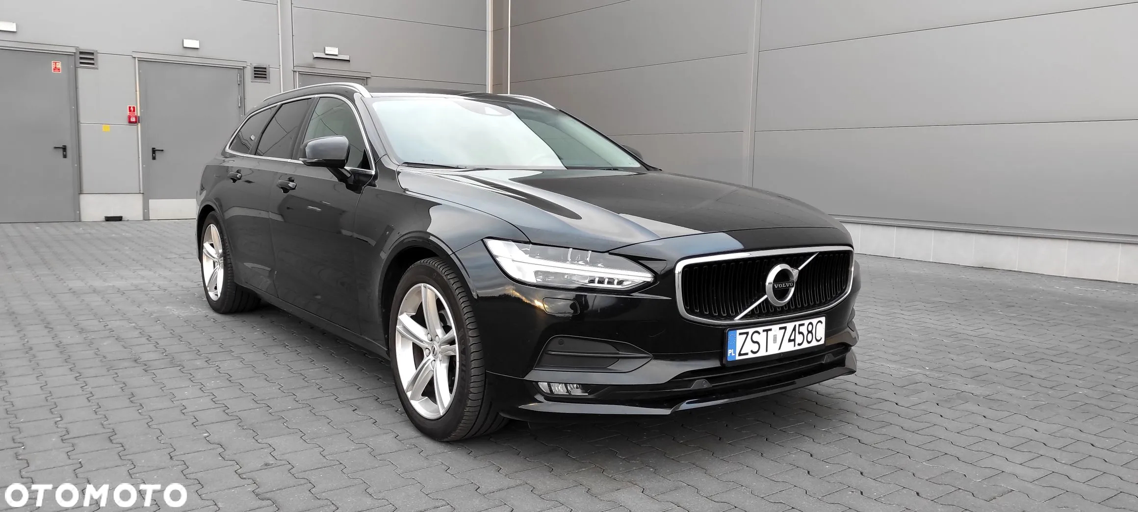 Volvo V90 D4 Momentum - 4