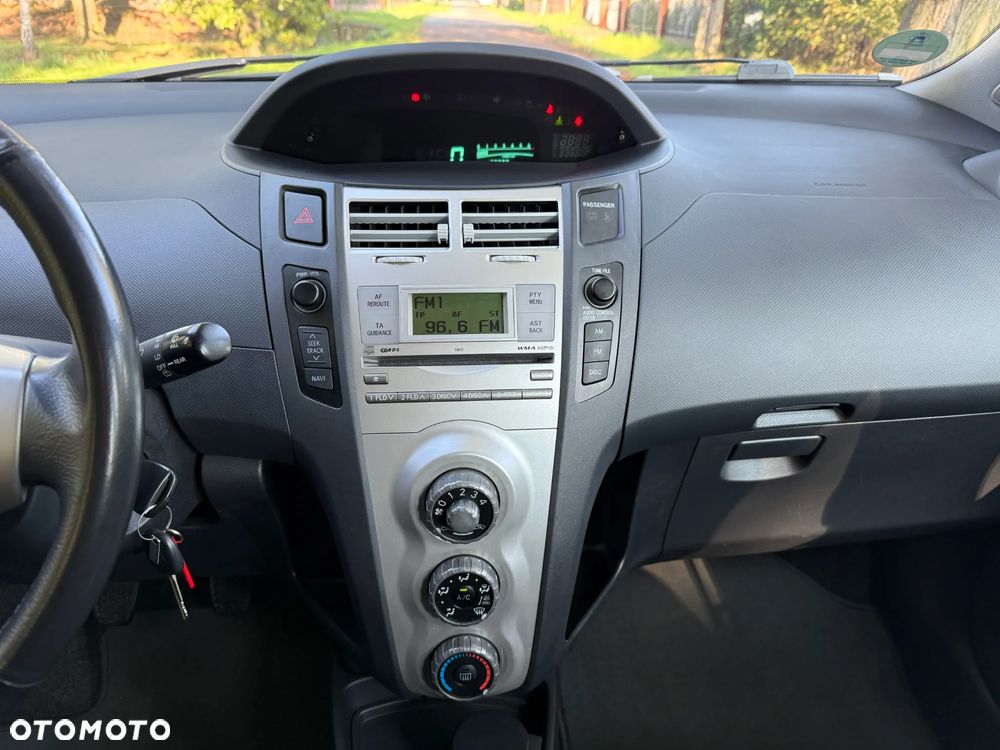 Toyota Yaris 1.0 Sol - 20
